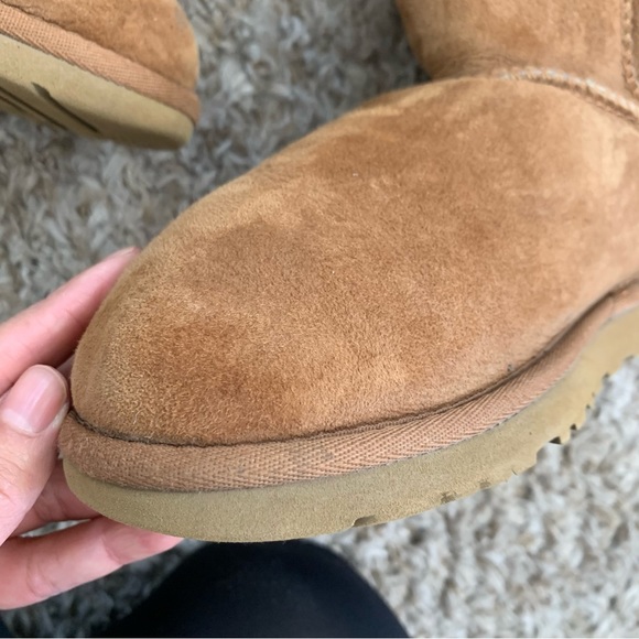 UGG Women's Classic Tall II Boot size 6 Chestnut Sheepskin Insole Suede Outer - Picture 14 of 16